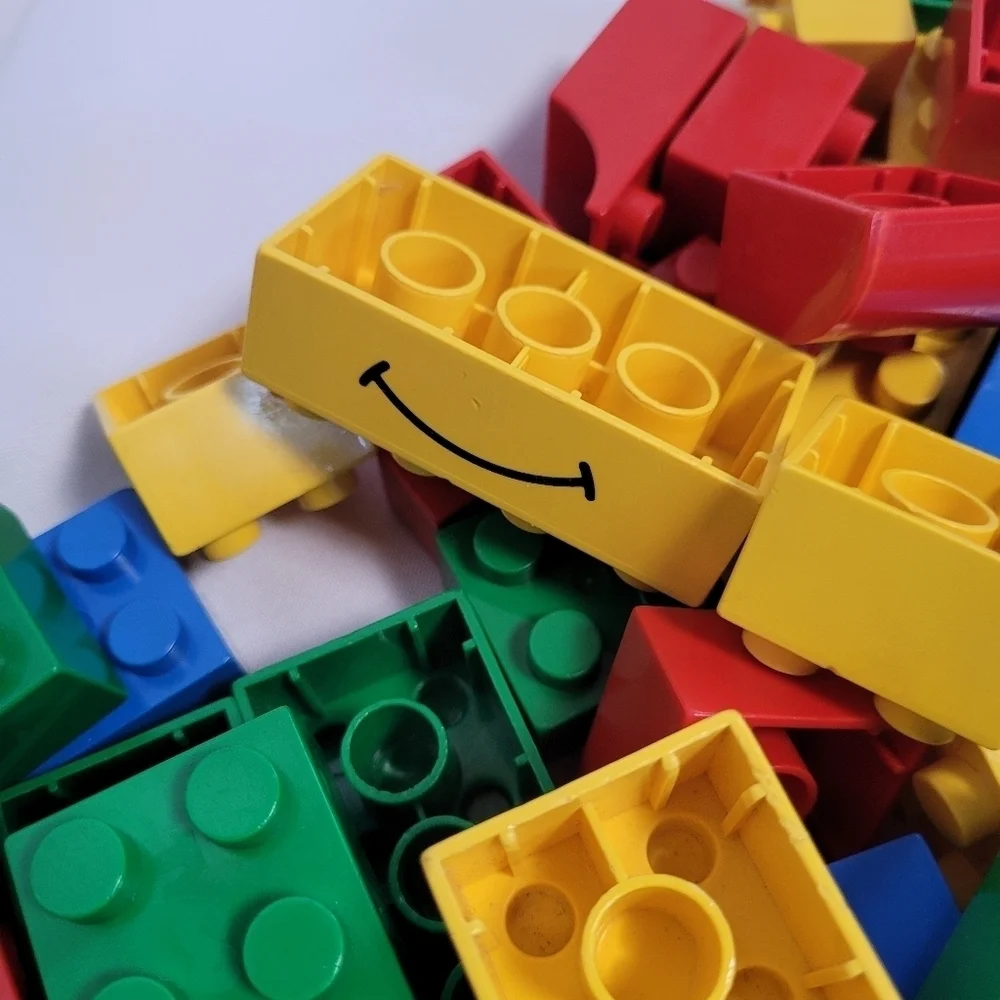 Tyco Super Builder Blocks 150 Pieces No Storage Container Vintage